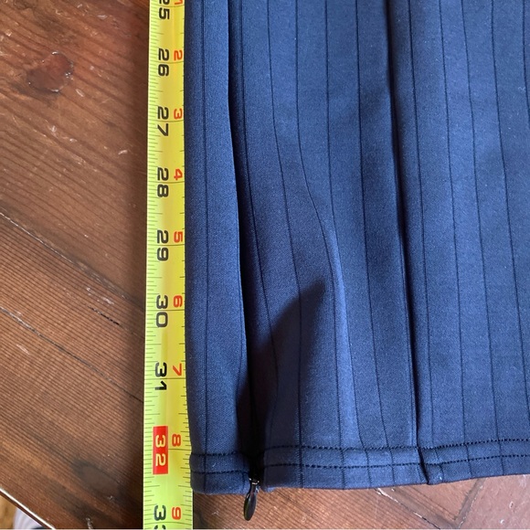 Alo Women’s Black High-Waist Pinstripe Zip It Flare Legging Soft Size SMALL? - Picture 13 of 13